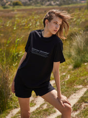T-shirt με τύπωμα "Conscious Minimalism" | Black Pepper