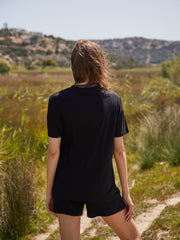 T-shirt με τύπωμα "Conscious Minimalism" | Black Pepper